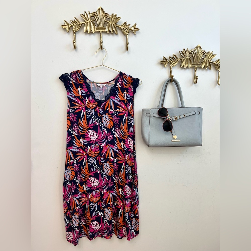 Modal light blend lace sleeve dress M ptp 20”